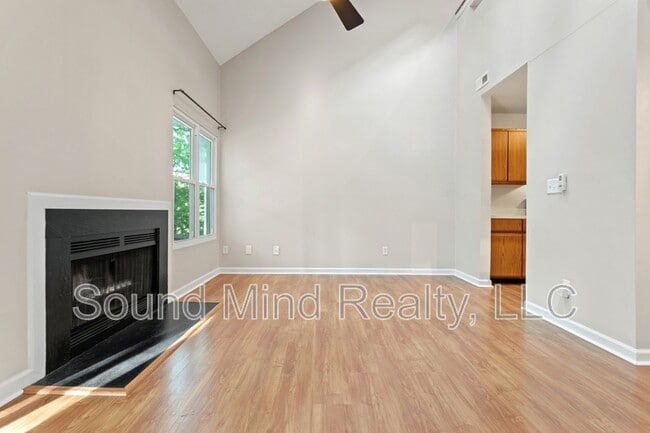 Building Photo - 6001 Winterpointe Ln