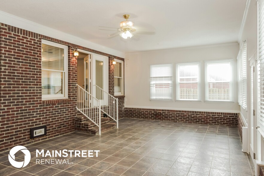 Building Photo - 106 River Wind Dr