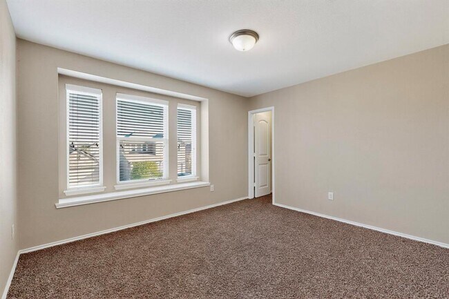 Building Photo - 11224 Dunlop Terrace