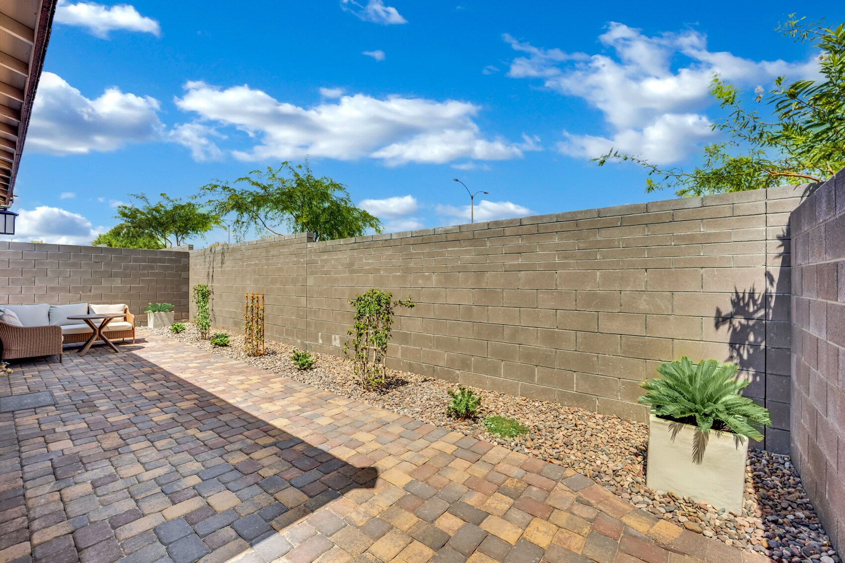 Building Photo - 9440 Sequoia Ridge Ave