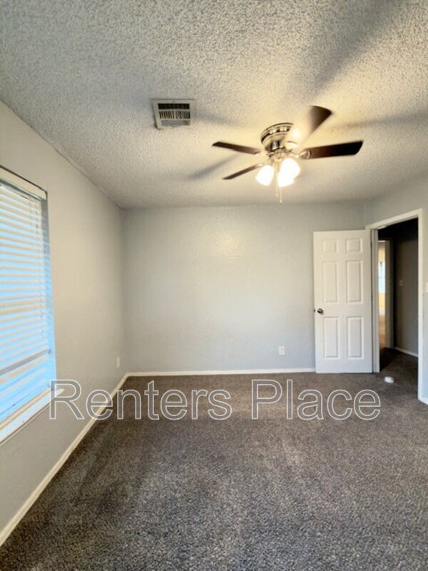 Building Photo - 6824 E 95th St