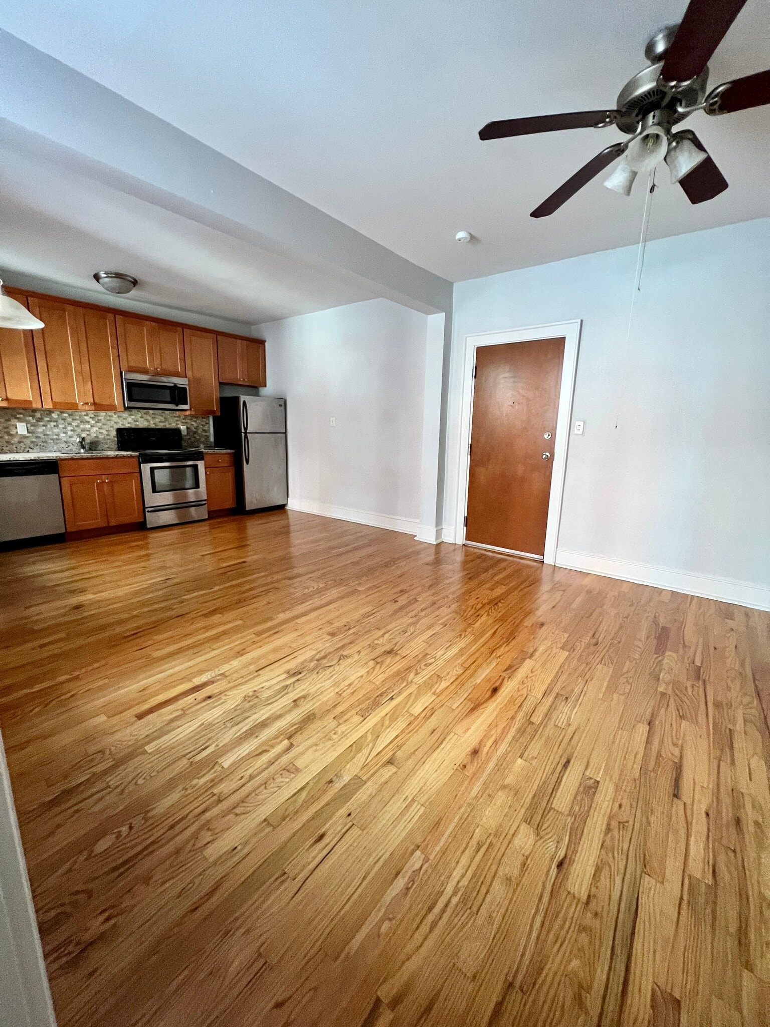 Building Photo - 1123-25-27 West Grace Street