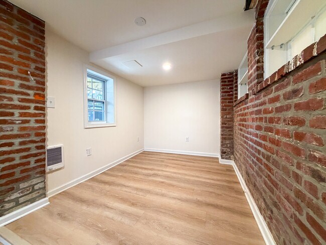 Building Photo - 1226 Jefferson St NW
