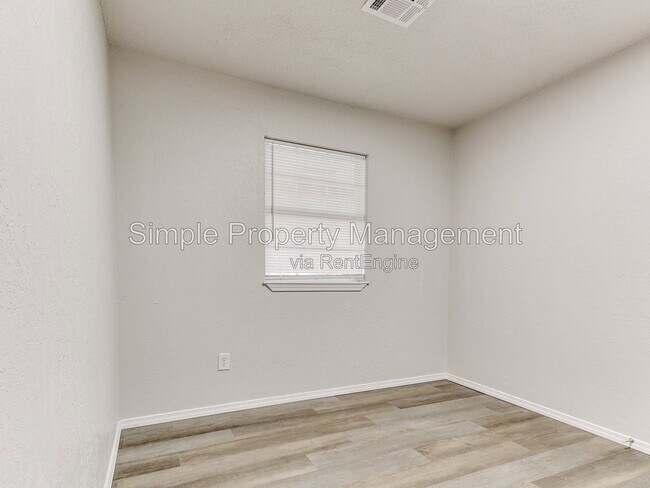 Building Photo - 5832 NW 31st Terrace