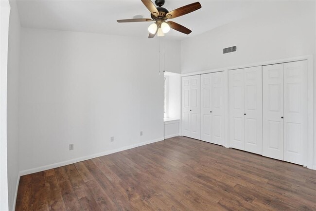 Building Photo - 100 Bay Point Dr