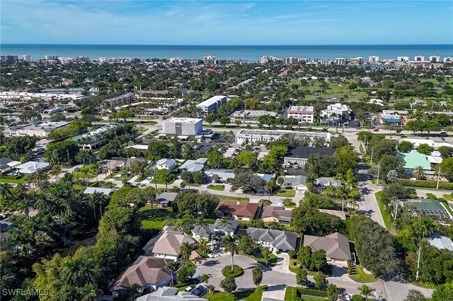 Building Photo - 2515 Royal Palm Ct