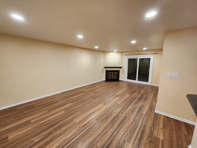 Building Photo - 33 Cypress Ct