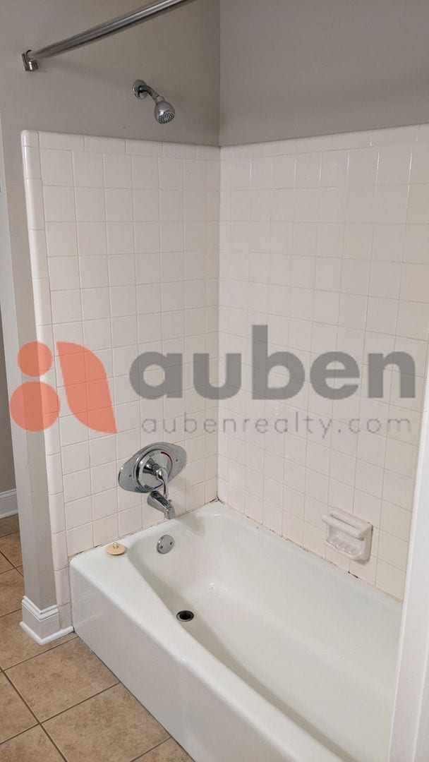 Building Photo - 4 Bedroom 2 Bathroom! Pet Friendly! Ask about our move-in specials!