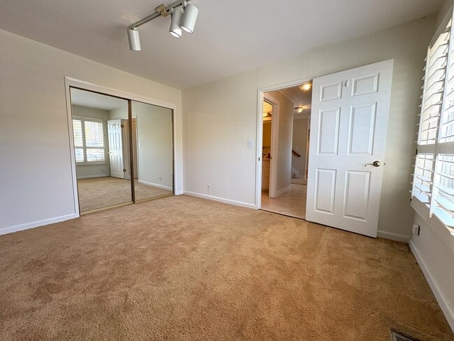 Building Photo - Spacious 4-Bedroom + Office Home in Prime ...