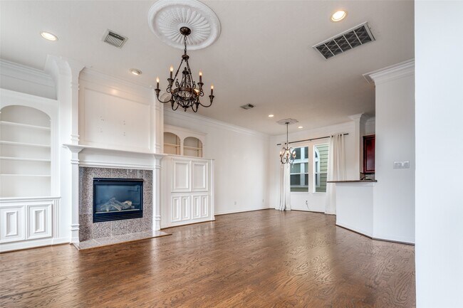 Building Photo - 5208 Blossom St