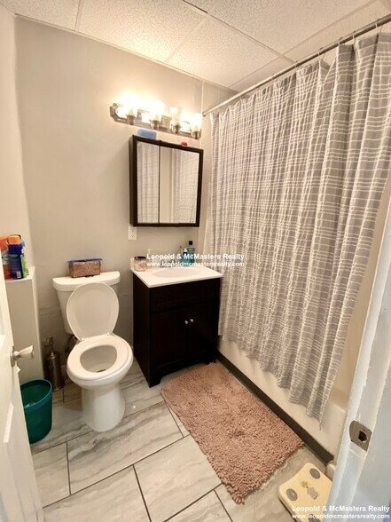 Building Photo - 102 Sydney St