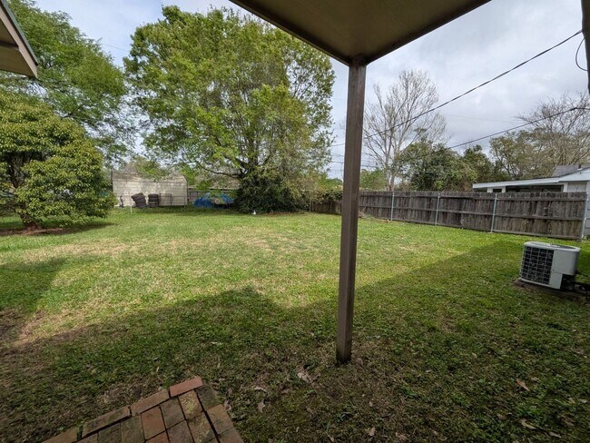 Building Photo - 310 Camellia Ave