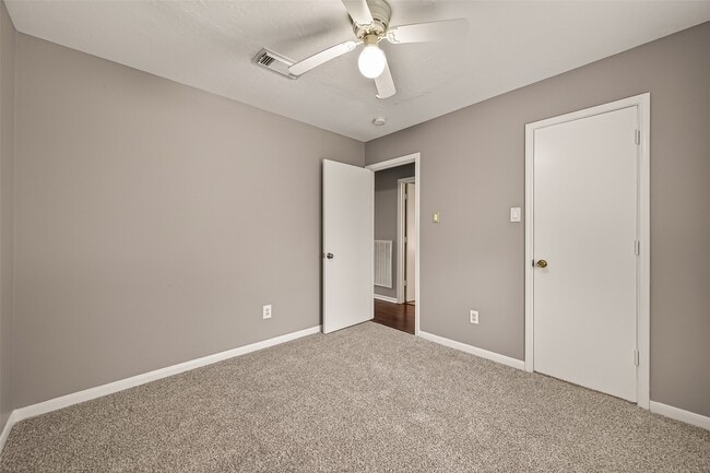 Building Photo - 6815 Lower Arrow Dr