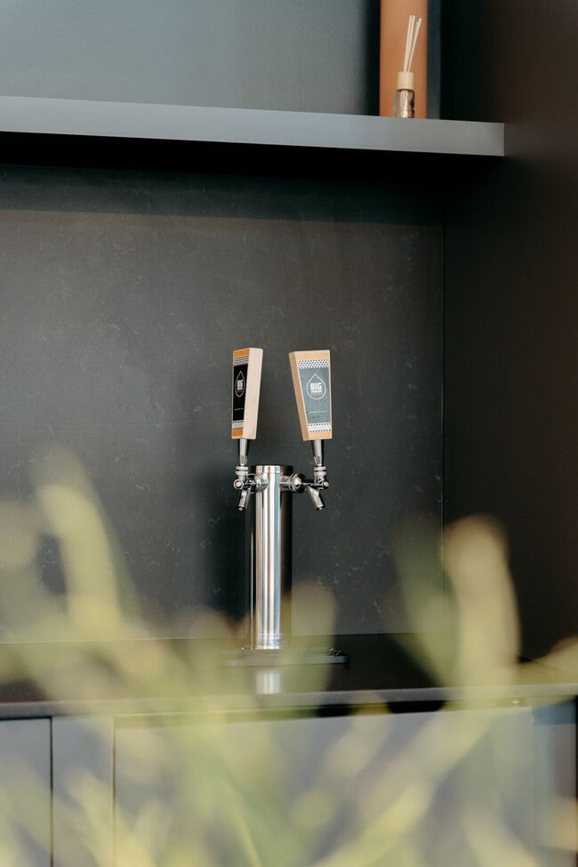 Building Photo - 755 S Clark St