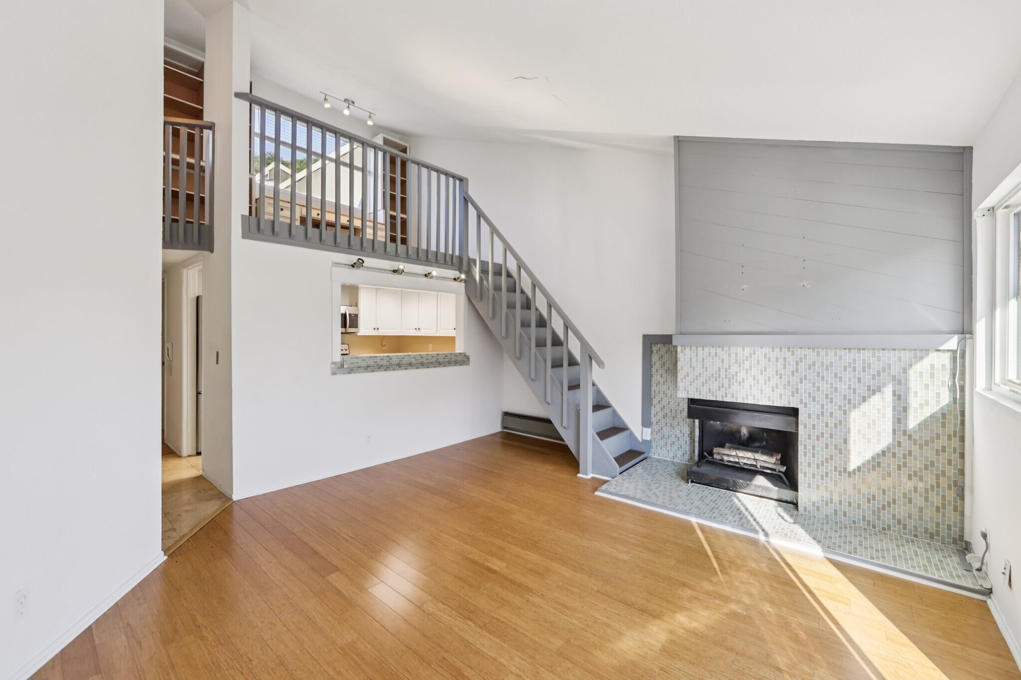 Living room - 5400 Mountain Blvd