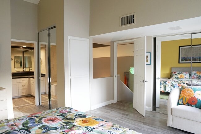 Building Photo - 73486 Shadow Mountain Dr