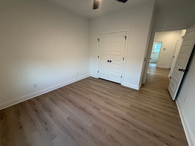 Building Photo - 1303 Louisiana Ave