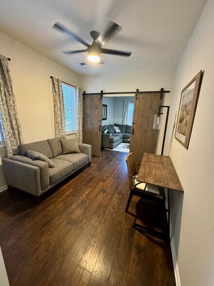 Building Photo - 1418 Whispering Oaks Trl