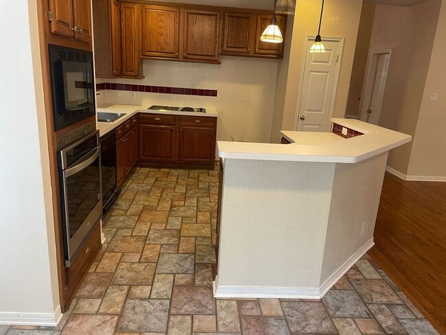 Building Photo - 4 Bedroom 2 Bathroom located in Santa Fe T...