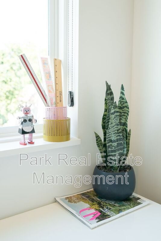 Building Photo - 901 E Edenton St