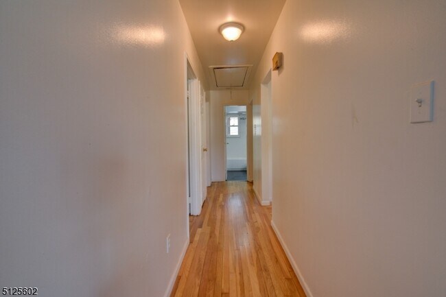 Building Photo - 295 N Park St
