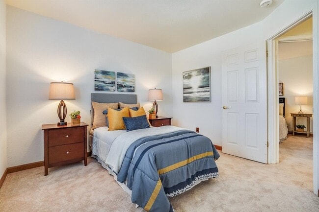 Building Photo - 1561 Spring Ct