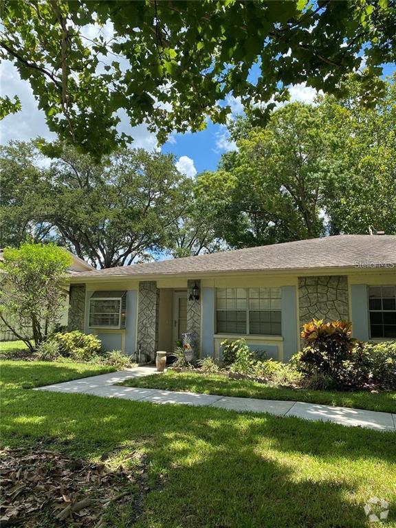 Building Photo - 2231 Lark Cir E