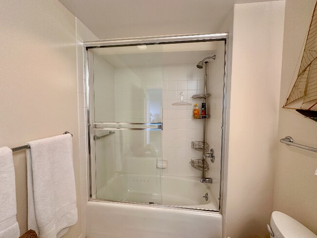 Building Photo - 654 Front St