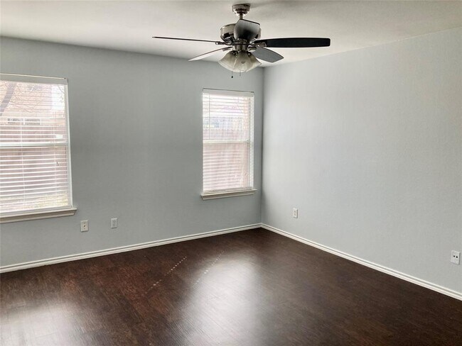 Building Photo - 3007 Crownover St