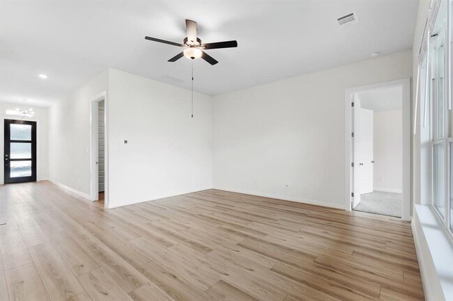 Building Photo - 116 Salado Crk Trl