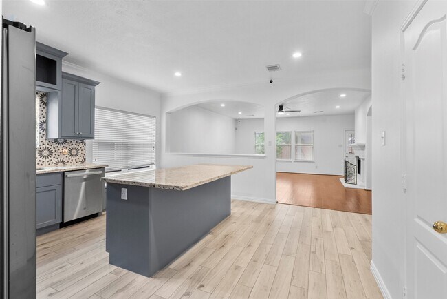 Building Photo - 2610 Cypress Springs Dr