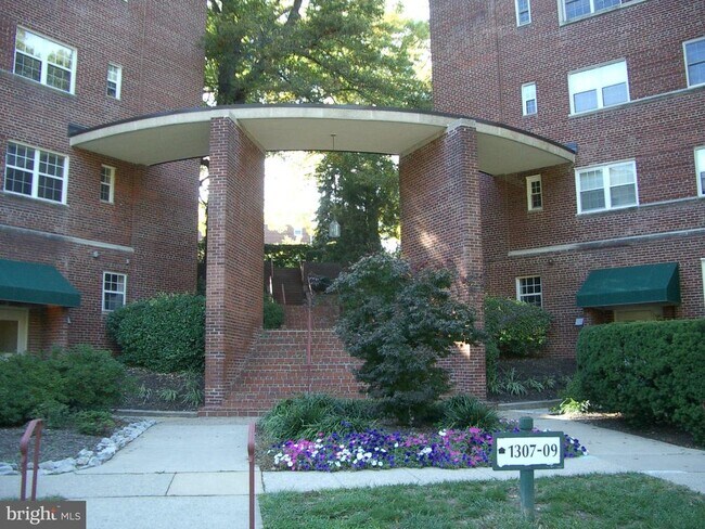 Building Photo - 1309 N Ode St