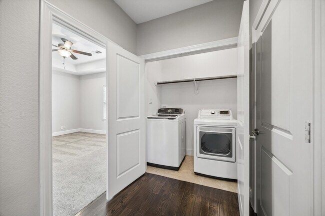 Building Photo - 1105 E 27th St