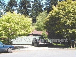 Building Photo - 14306 NE 14th Cir