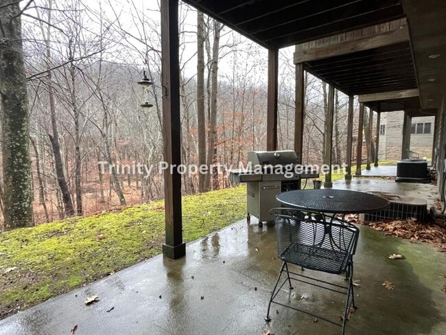 Building Photo - 206 Aaron Smith Dr