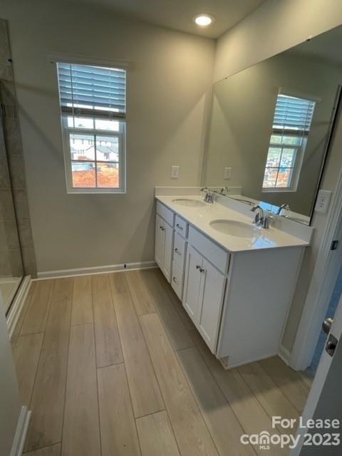 Building Photo - Newer town home available end of December!