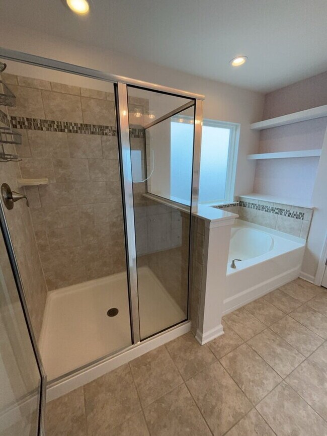 Building Photo - 292 Calm Water Way