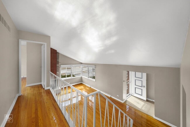 Building Photo - 393 Huntington Ln