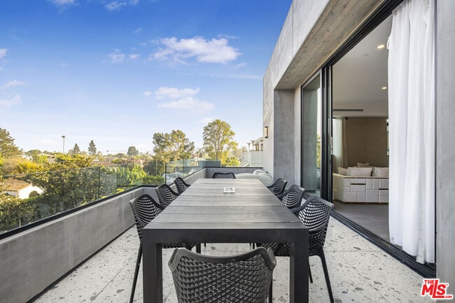 Building Photo - 10563 Ashton Ave