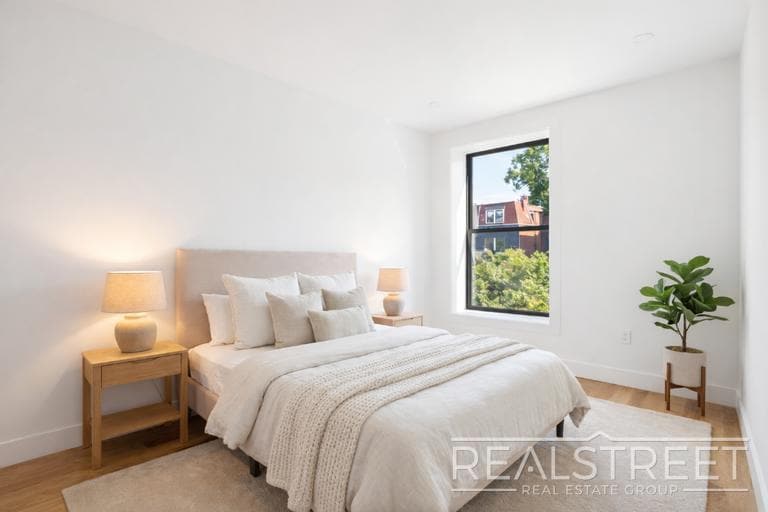 Building Photo - Stunning New 1 BED in North Crown Heights Brownstone