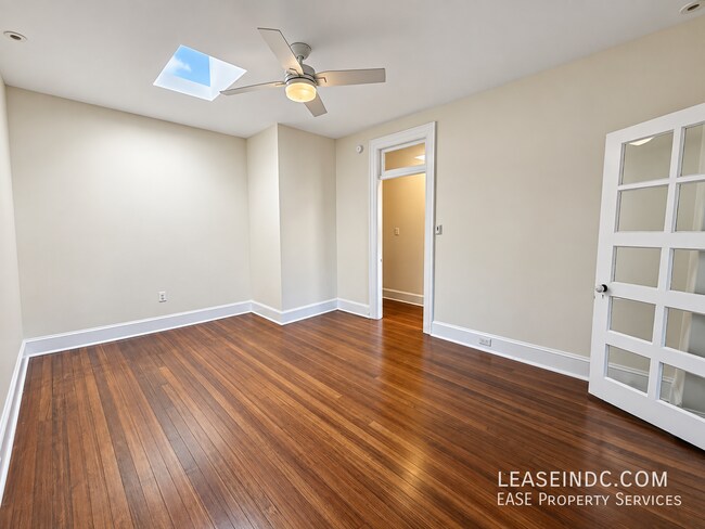 Building Photo - 1211 Park Rd NW