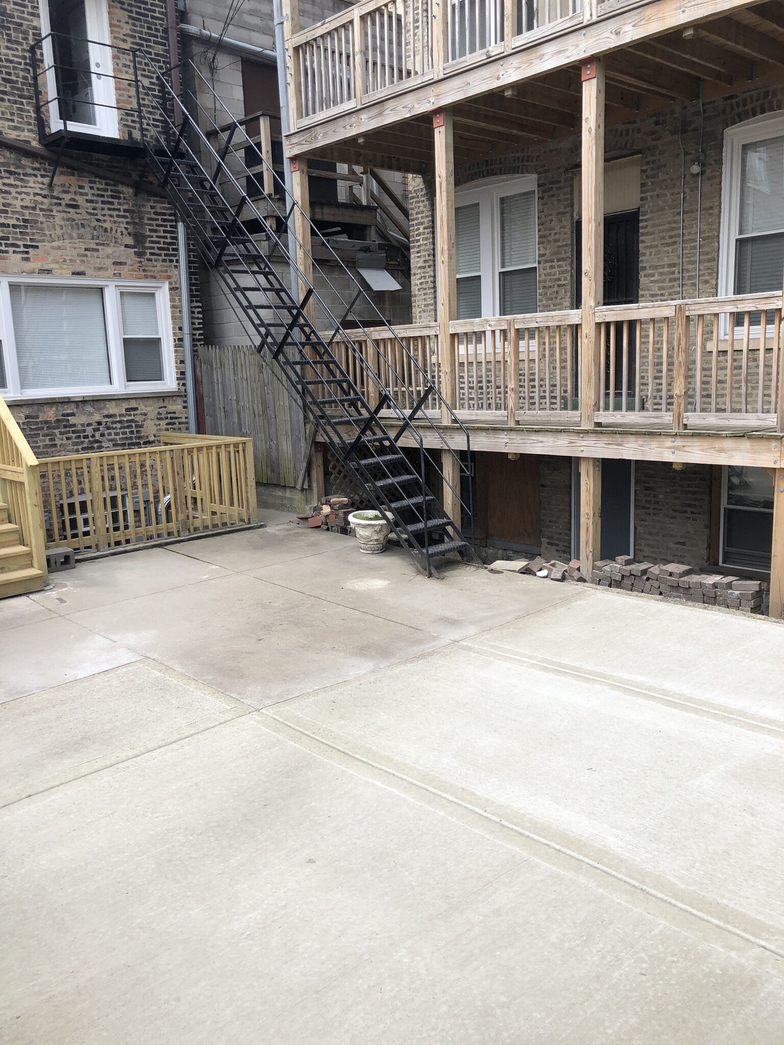 Building Photo - 1452 W Taylor St