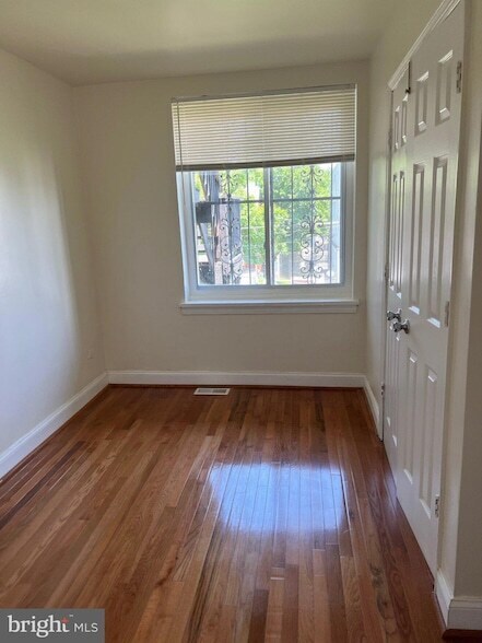 Building Photo - 63 Galveston Pl SW