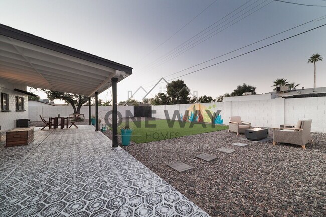 Building Photo - 8702 E Sheridan St