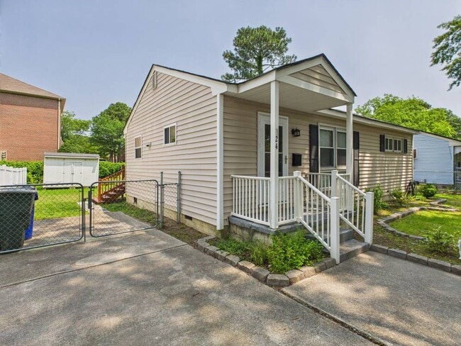 Building Photo - Cozy 2 Bedroom 1 Bathroom Ranch style Home...