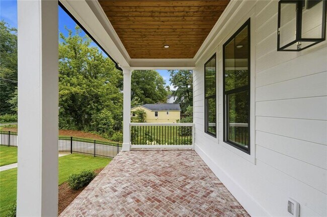Building Photo - 1396 Old Magnolia Way