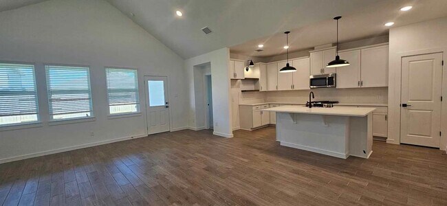Building Photo - 8426 Tranquil Bay Ct