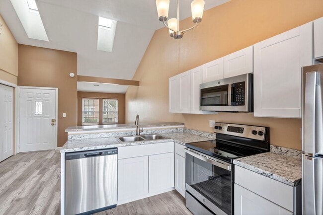 Building Photo - 16934 E Whitaker Dr