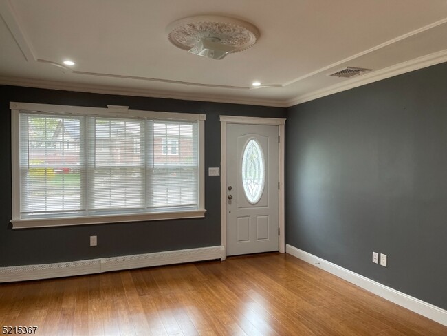 Building Photo - 45 Franklin Rd