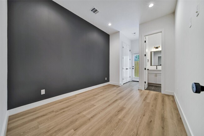 Building Photo - 1506 Ryon St